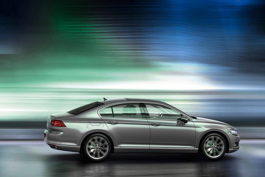  Volkswagen Passat 2015 года  (фото 14 из 23)